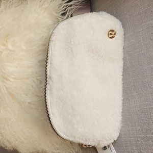 Lululemon Original OG Light Ivory Sherpa with Gold Tone Hardware Belt Bag
